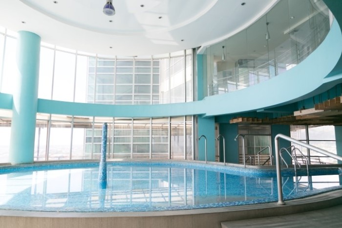 無料屋内プール