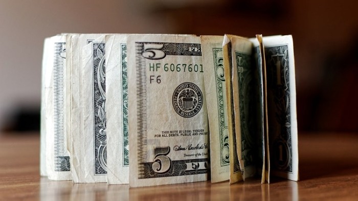 dollar-2322785_1280-min